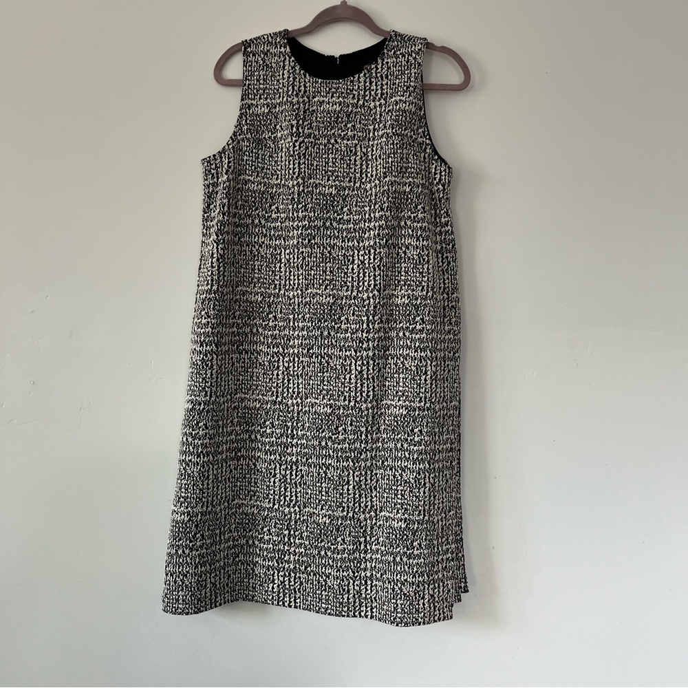 J McLaughlin Alyssa Black and White sleeveless Sz L Professional Elegant Midi